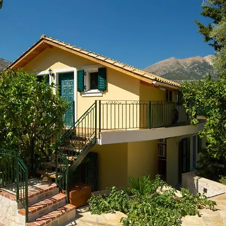 Renovated Liana's 公寓 Yénion